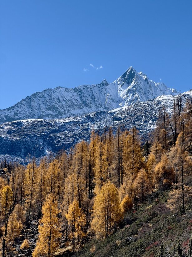 Dangling Alpine Lakes — A Trekker's Guide